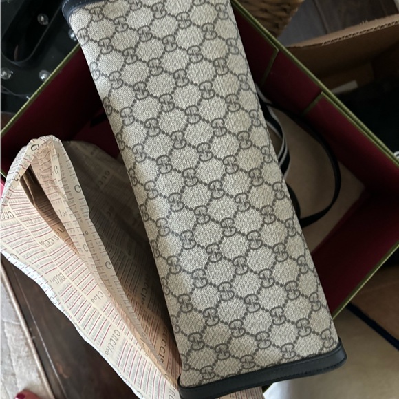 Gucci PADLOCK MEDIUM GG SHOULDER BAG - Picture 9 of 10